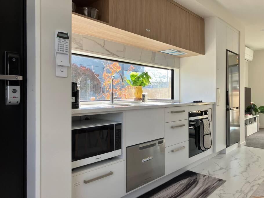 2-Bedroom Ensuite, Close To City, Comfortable, Accessible With Own Parking Christchurch Bagian luar foto