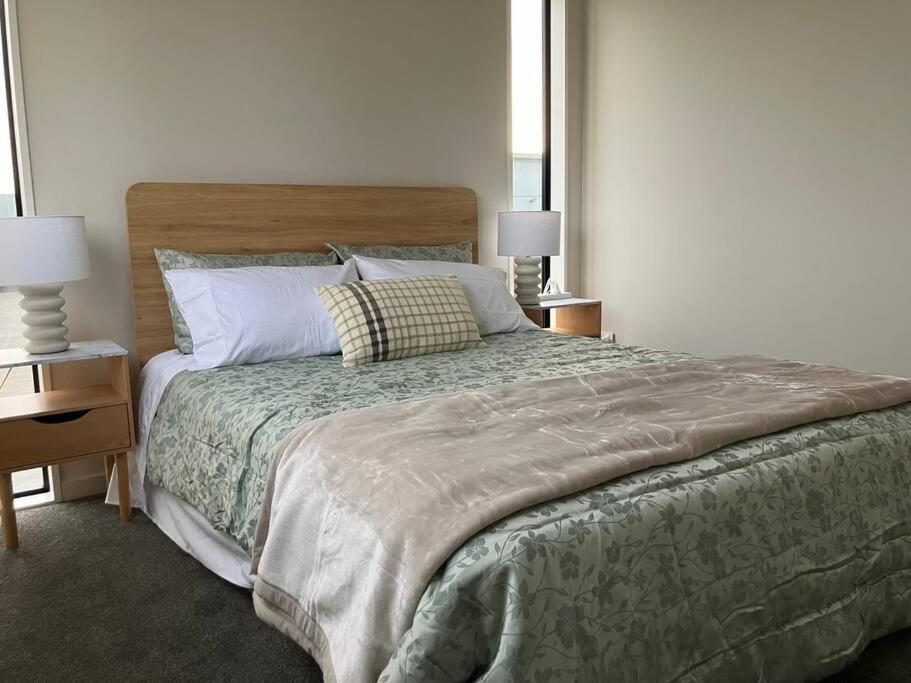 2-Bedroom Ensuite, Close To City, Comfortable, Accessible With Own Parking Christchurch Bagian luar foto