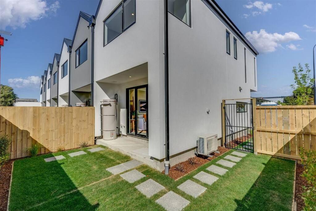 2-Bedroom Ensuite, Close To City, Comfortable, Accessible With Own Parking Christchurch Bagian luar foto
