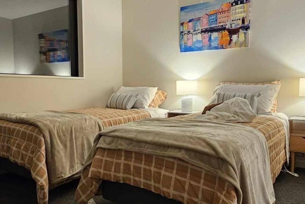 2-Bedroom Ensuite, Close To City, Comfortable, Accessible With Own Parking Christchurch Bagian luar foto